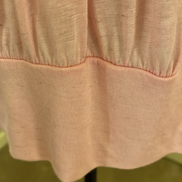 Body Central pink faux pearl embellished V-neck tunic size medium - Picture 3 of 9